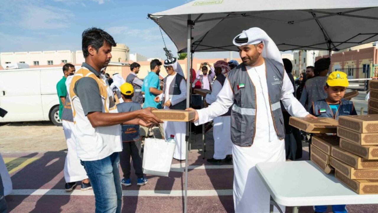 ma'an authority provides meals for workers during ramadan