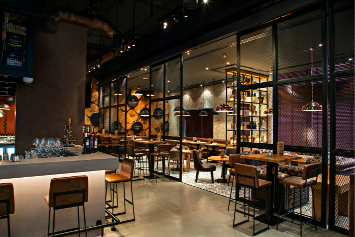 The Warehouse Grape & Tapas Bar at Pearl Rotana