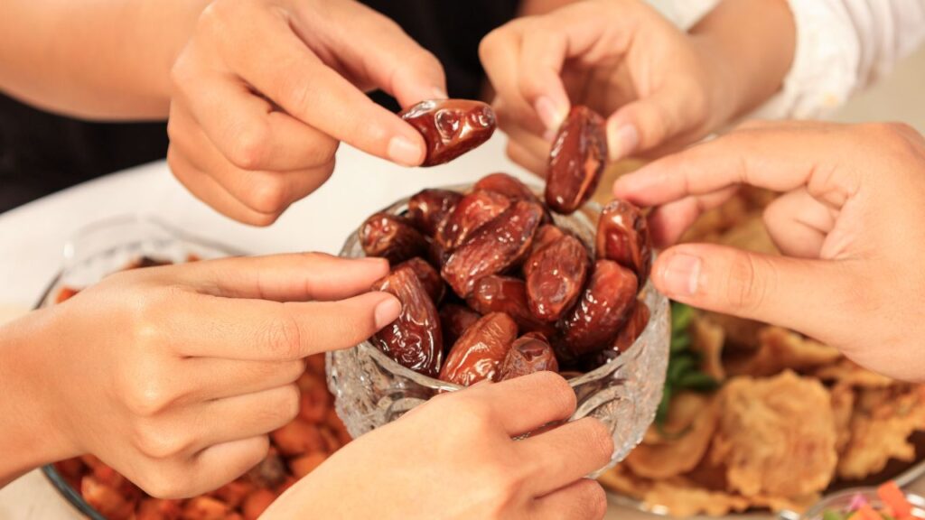 why are dates significant during ramadan