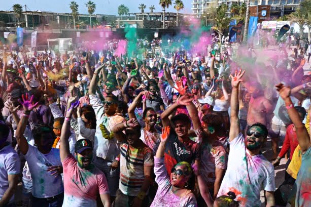 holi color festival abu dhabi