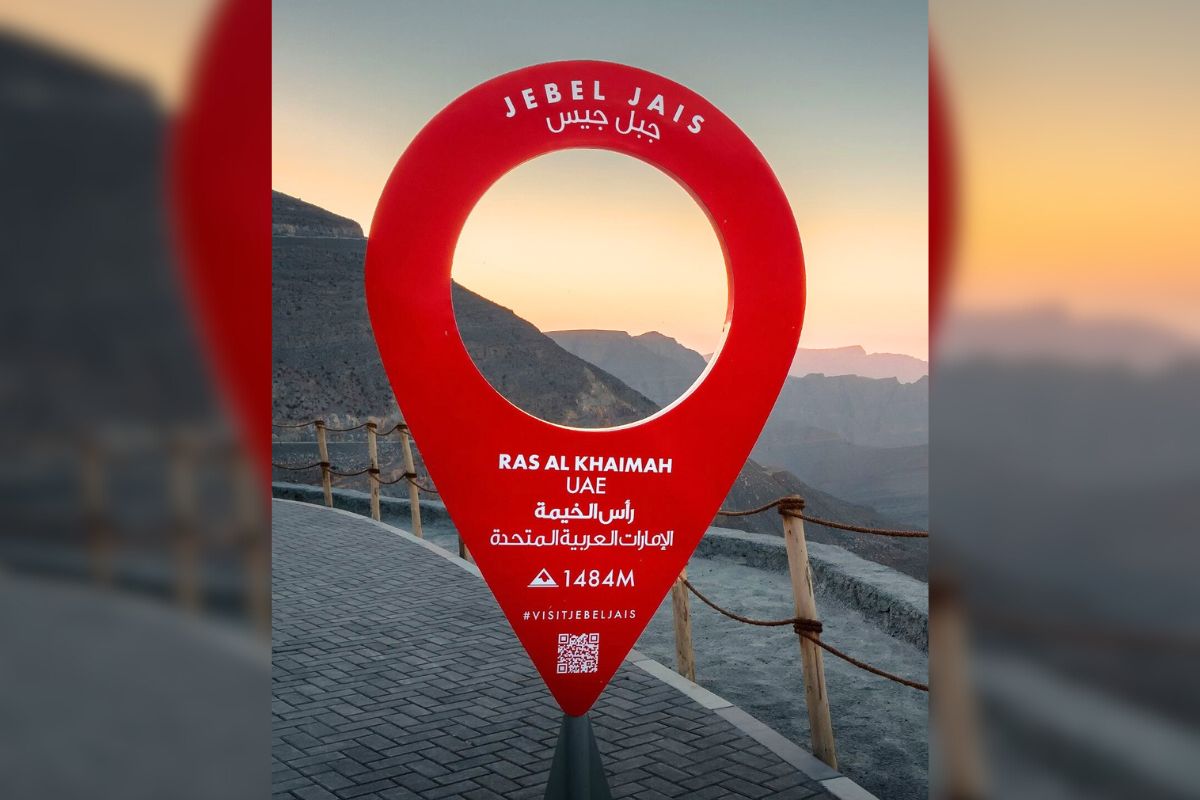 A sign that indicates the location of Jebel Jais in Ras Al Khaimah/RAK, a great place to go for road trip in the UAE