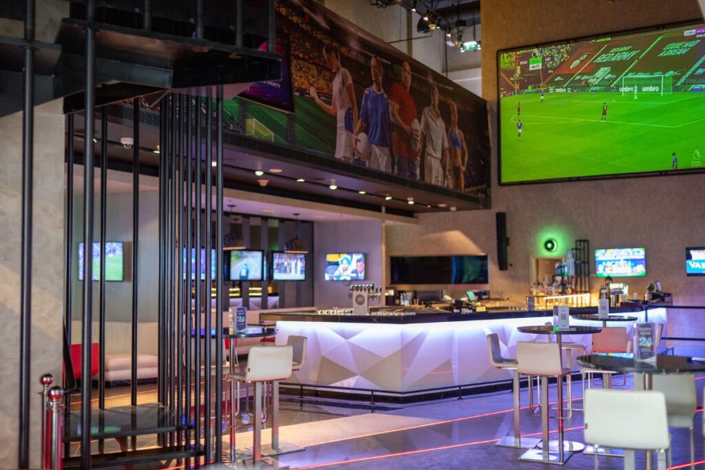 Velocity Bar at Marriott Downtown Abu Dhabi (1)