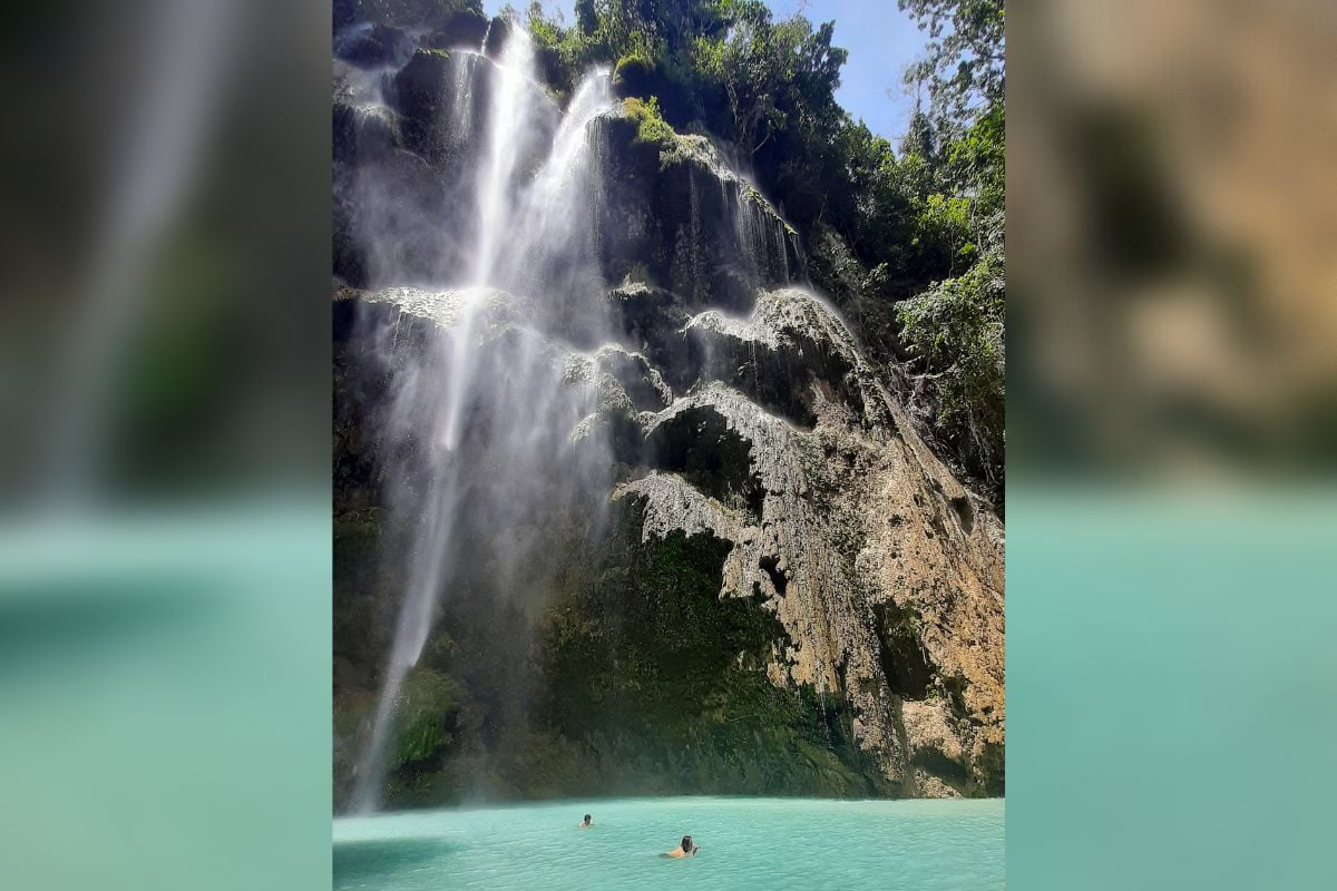 Tumalog waterfall Philippines