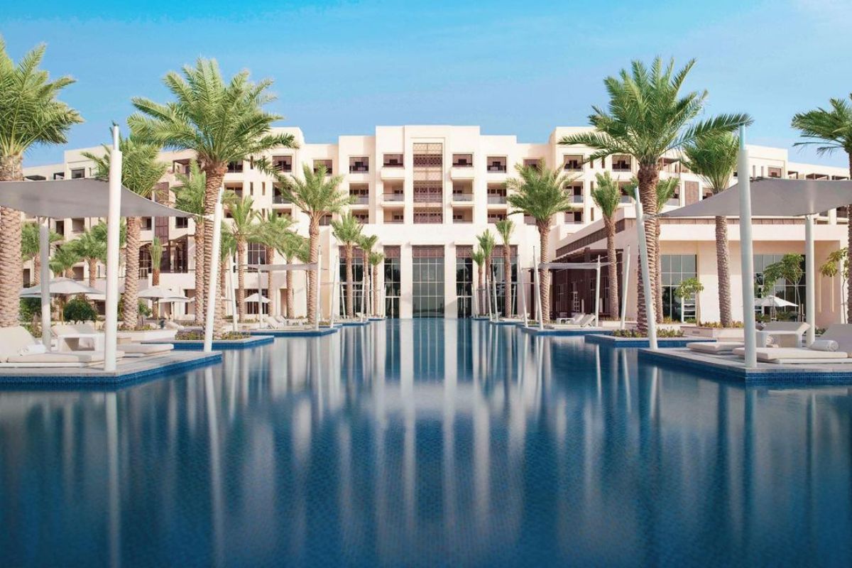 Park Hyatt Abu Dhabi, best pool day pass offers abu dhabi, swimming pools in Abu Dhabi