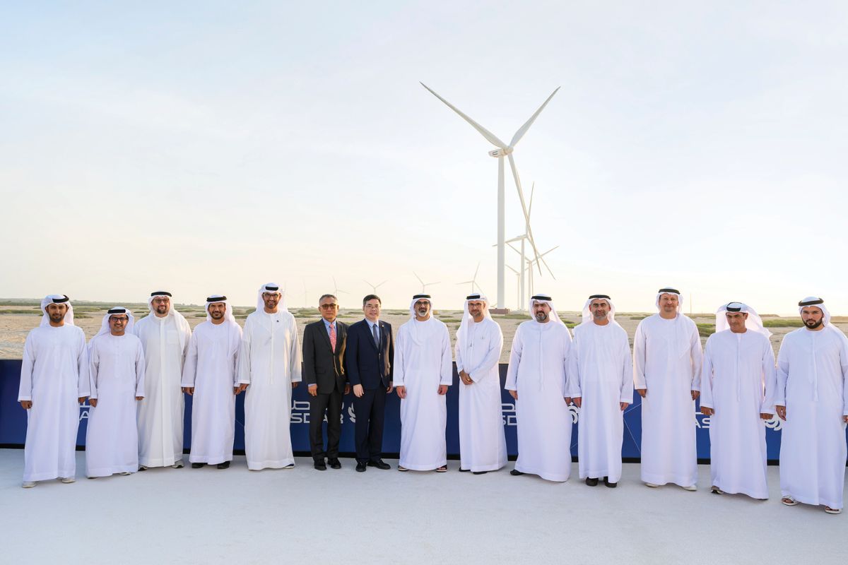 Sheikh Khaled bin Mohamed, Crown Prince of Abu Dhabi and Chairman of Abu Dhabi Executive Council, launches the wind power project on Sir Bani Yas Island