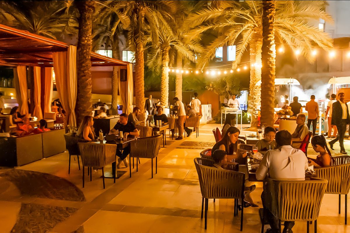 Sheraton corniche hotel, sheraton corniche hotel brunch, best brunches in Abu Dhabi, best brunch deals and offers abu dhabi, brunch abu dhabi