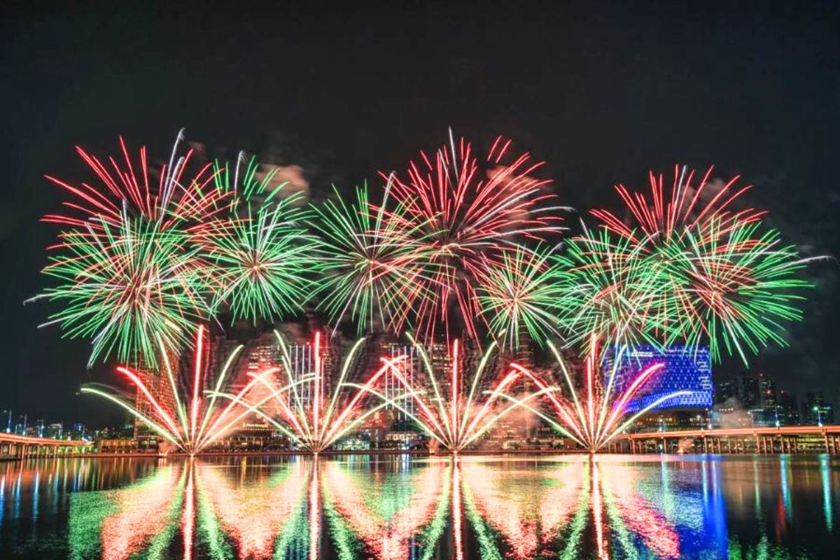 UAE Union Day in Abu Dhabi, UAE, uae national day, uae national day 2023, uae national day 52, 52nd uae national day, national dahy 2023, uae national day celebration, uae national day celebrations and fireworks, fireworks, fireworks in abu dhabi, UAE National Day Celebrations Abu Dhabi 2023