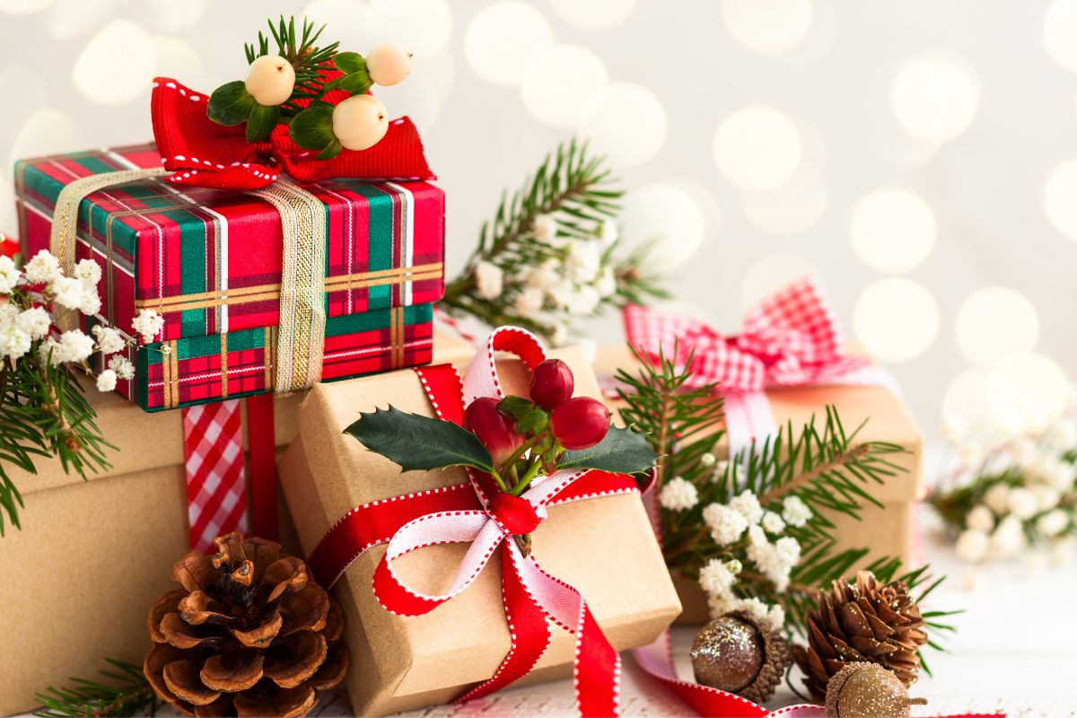 gifting idea, gifting ideas abu dhabi, gifting ideas, where to buy good gifts, where to buy good gifts for festive season, good gifts to give, what to buy for family, what to buy for colleagues, what to buy for friends