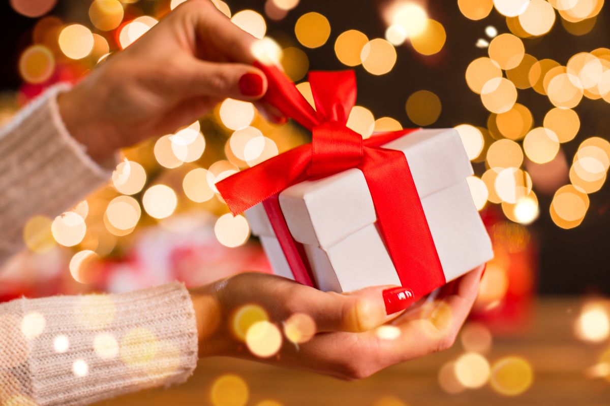 gifting idea, gifting ideas abu dhabi, gifting ideas, where to buy good gifts, where to buy good gifts for festive season, good gifts to give, what to buy for family, what to buy for colleagues, what to buy for friends