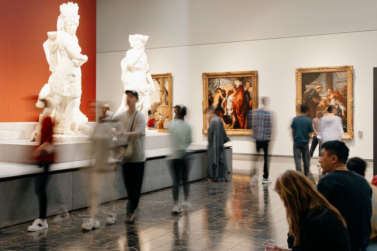 At the Louvre Abu Dhabi with museum enthusiasts and tourists