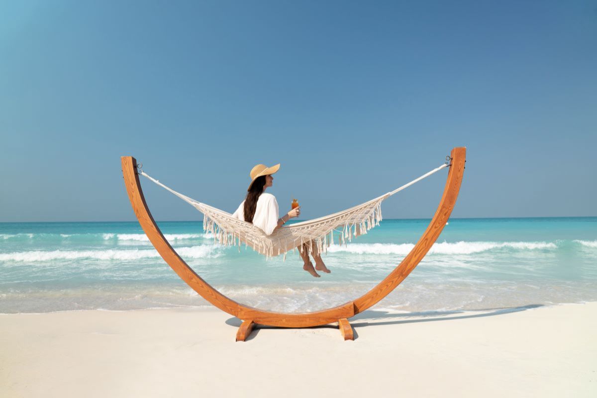 A lady on a swing at Saadiyat Island