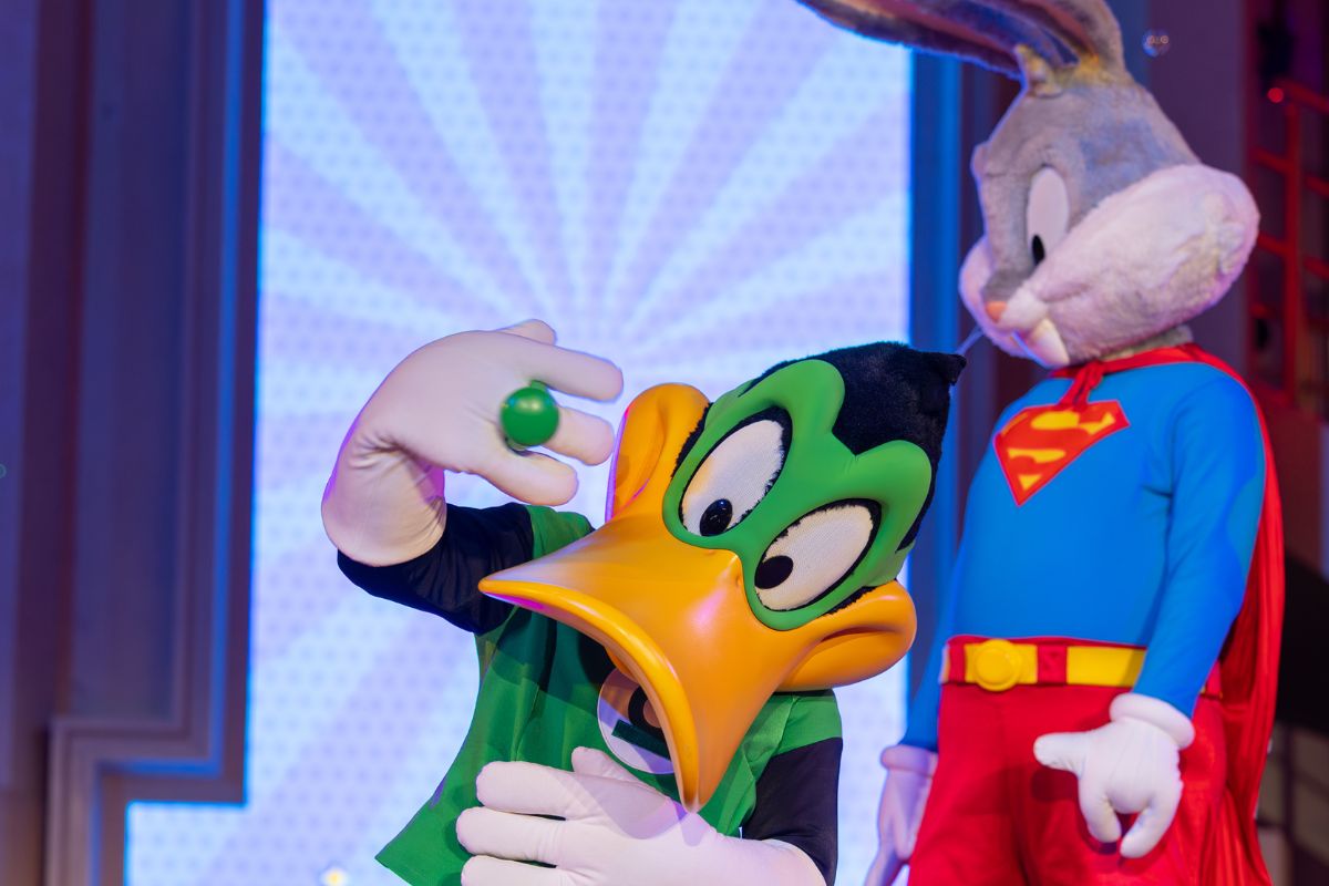 Daffy Duck as Green Lantern and Bugs Bunny as Superman at Warner Bros Yas Island Abu Dhabi