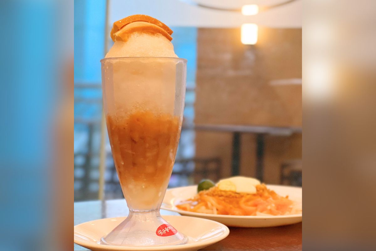 Razon's of Guagua famous Halo-Halo with Pancit Palabok, one of the famous Filipino restaurants in the UAE