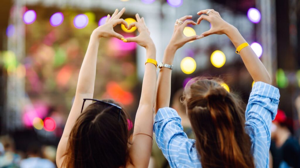 friends going together to a concert