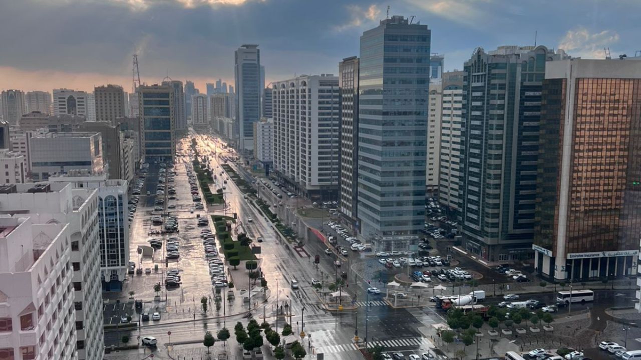 rain in abu dhabi