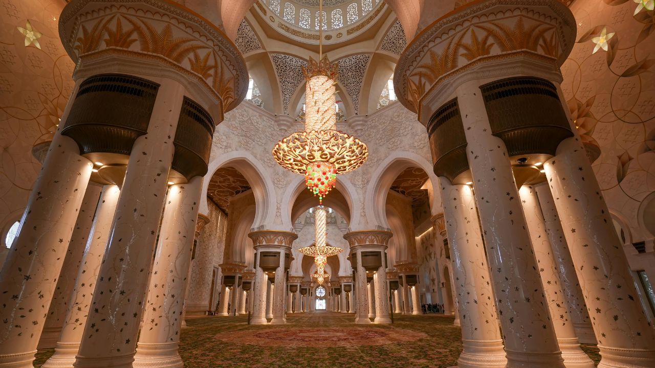 sheikh zayed mosque interior 