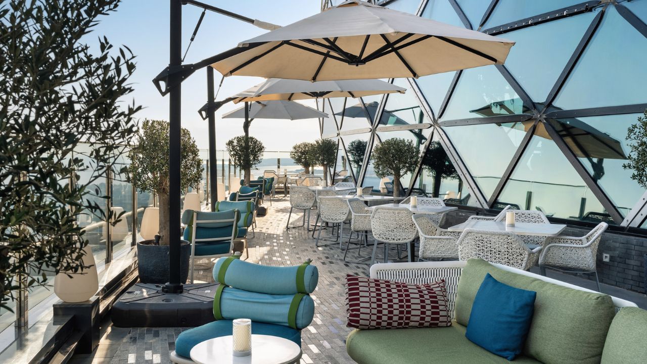 Andaz Capital Gate Abu Dhabi 18 Degrees terrace outdoor seating