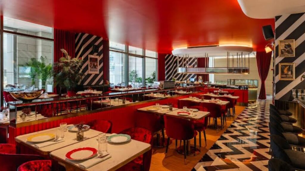 Antonia Chic - The Galleria