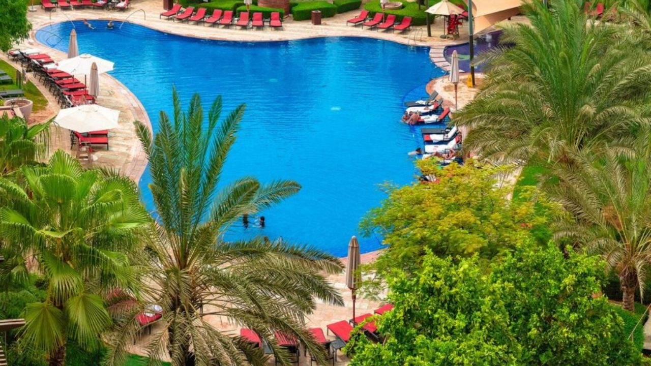 abu dhabi golf resort pool