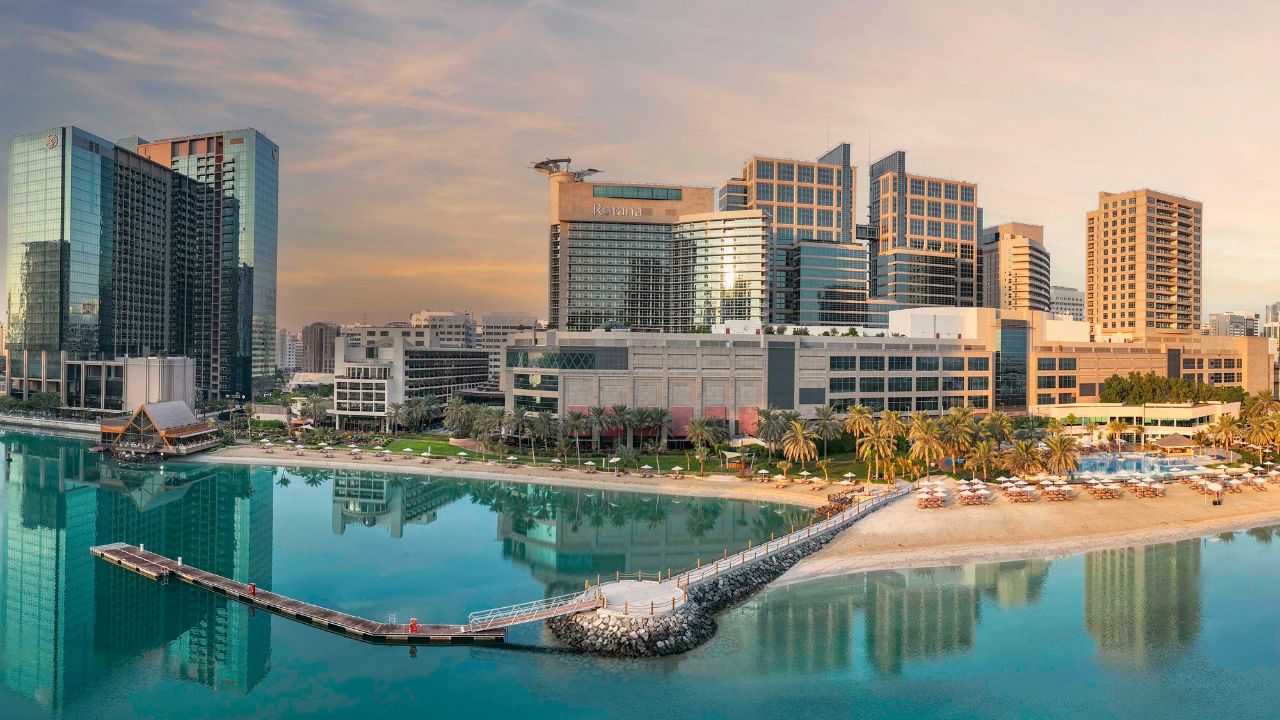 beach rotana abu dhabi pool