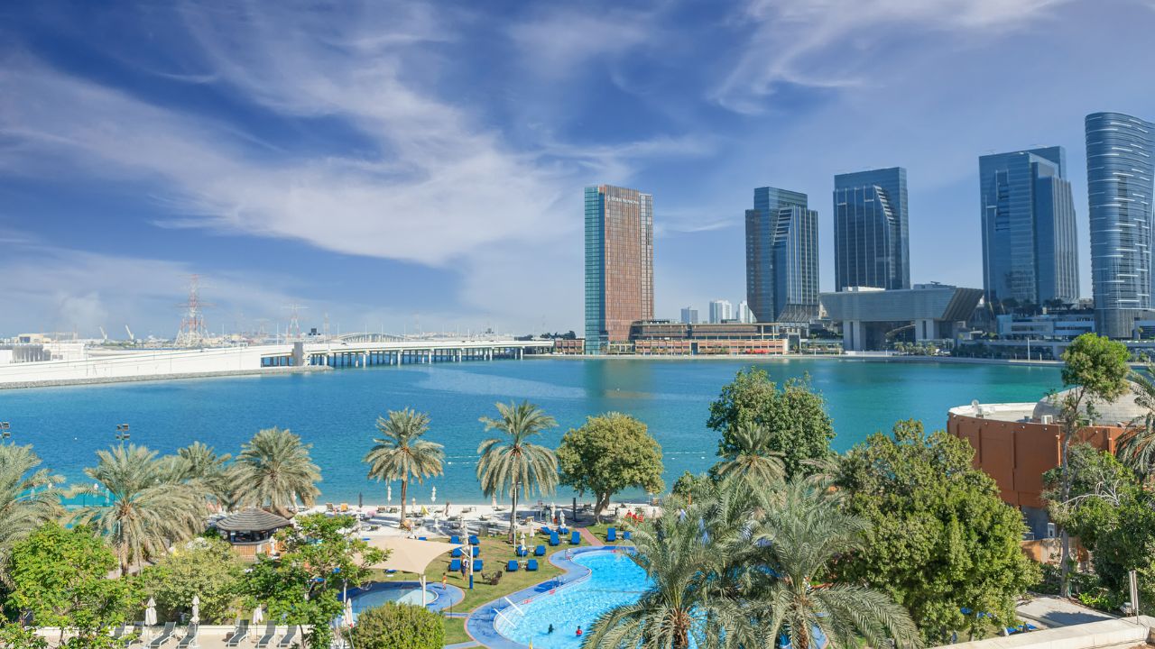 le meridien abu dhabi pool