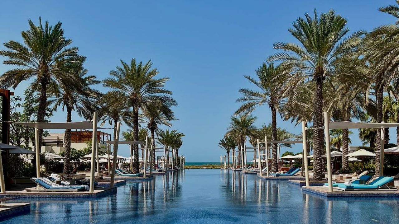 pool at park hyatt abu dhabi