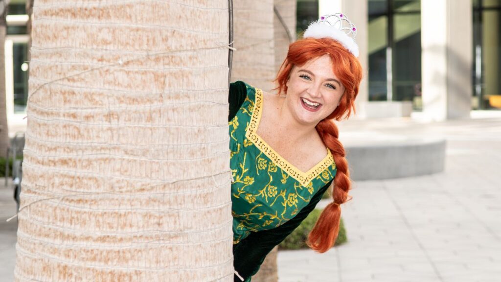 bis abu dhabi alumni cast as the main role at shrek the musical
