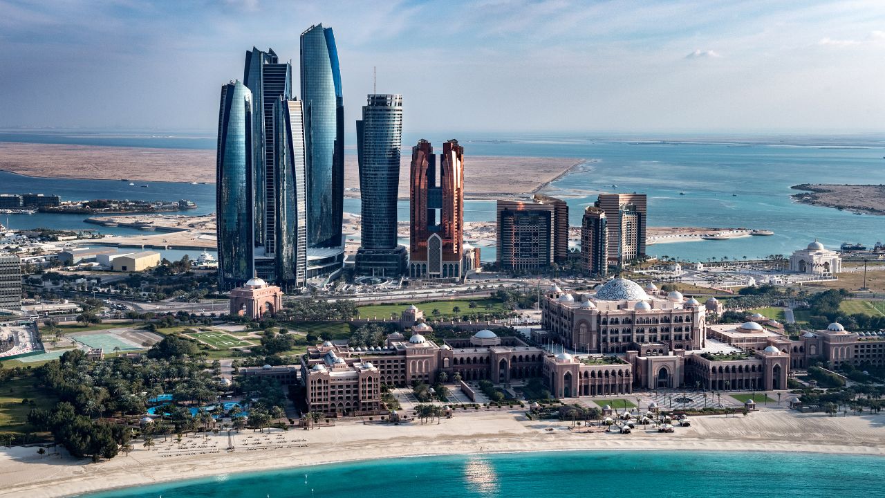 abu dhabi skyline
