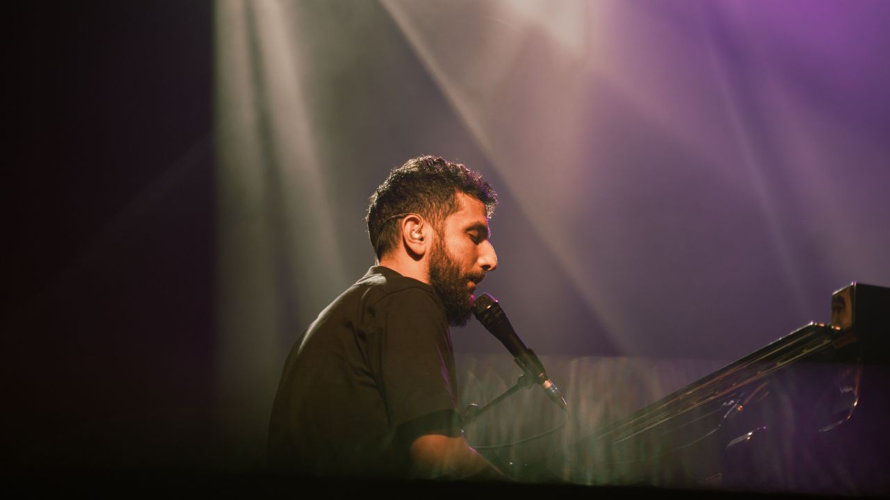 Faraj Suleiman takes the stage with a full band for his UAE debut