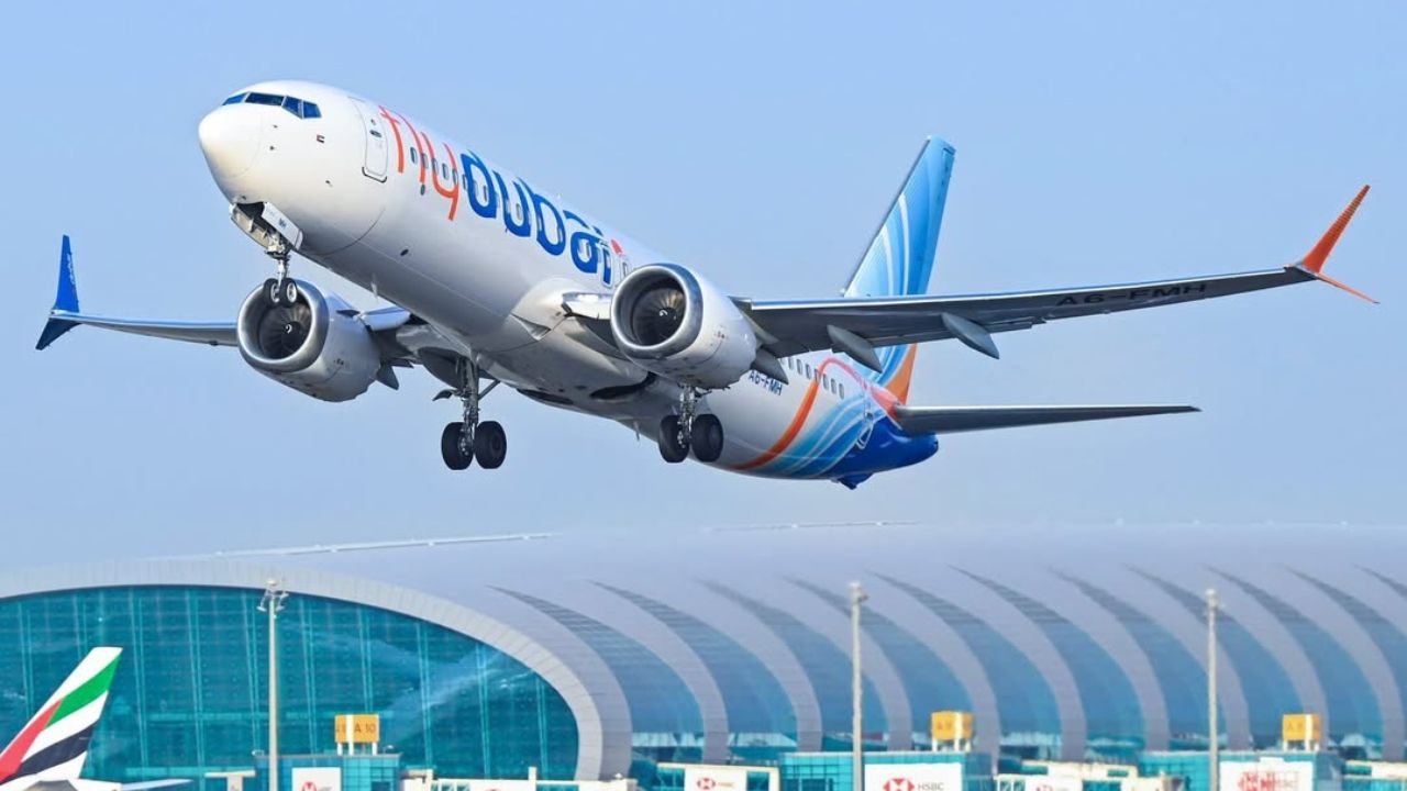 flydubai airlines airplane