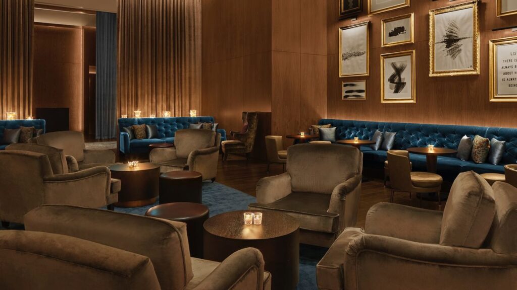 Luxurious lounge in Abu Dhabi perfect for evening brunches and social gatherings.