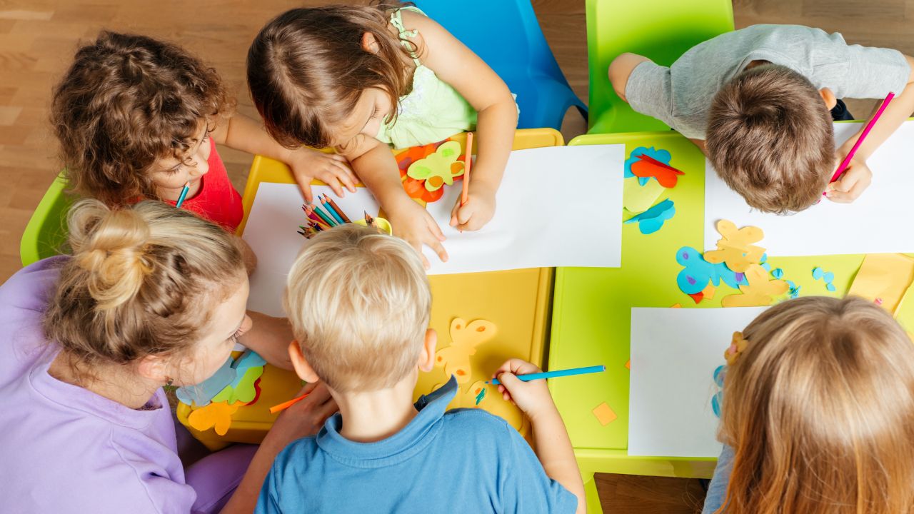 kids creating art works