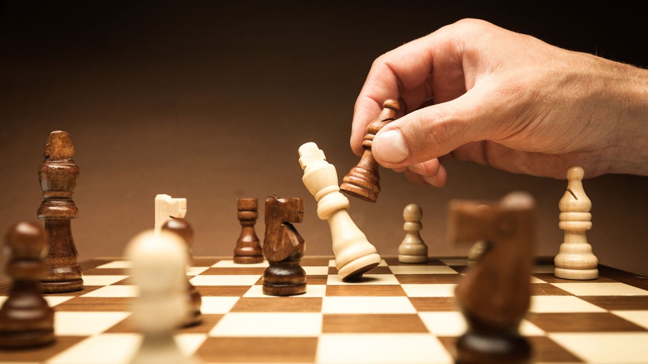 playing chess, chess board