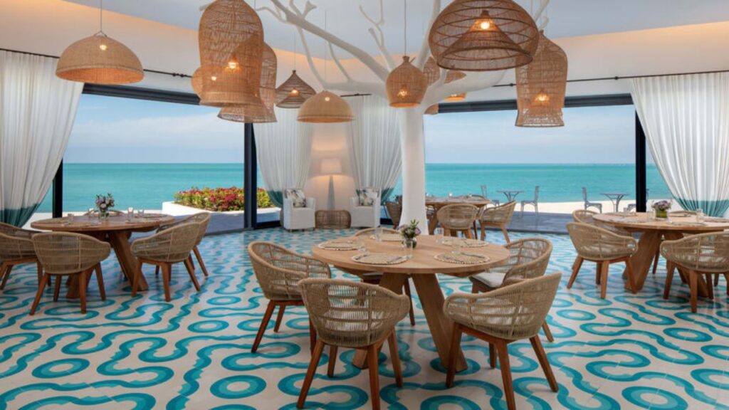 Thalassa restaurant in Anantara santorini abu dhabi