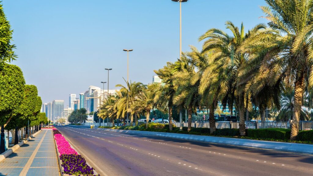 abu dhabi corniche street