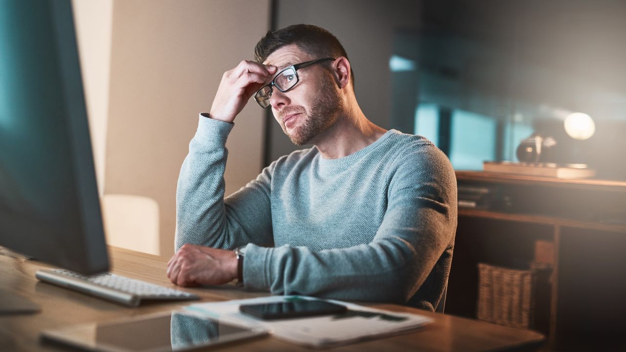 image of guy being stressed because of internet connection
