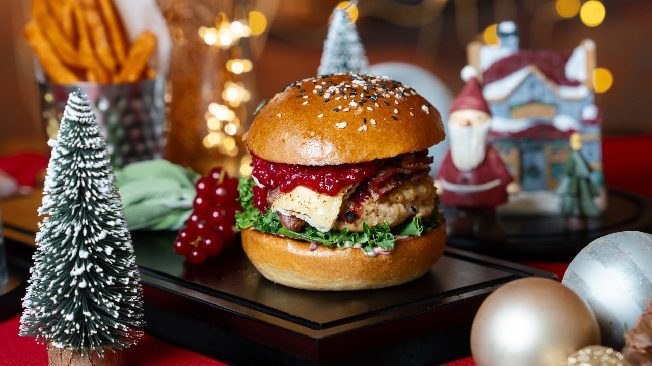 festive burger at Saadiyat Rotana Resort and Villas, Hamilton's Gastropub