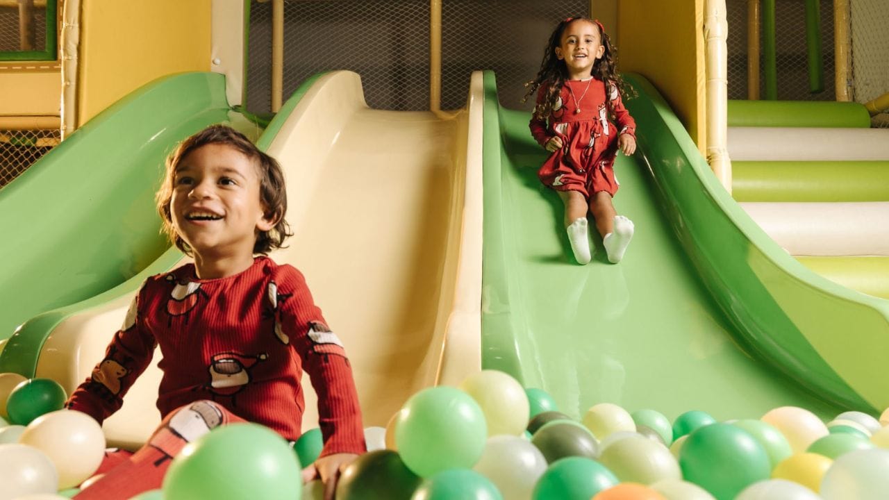 Children enjoying festive activities at Viya Golf Clubs during the holiday season.