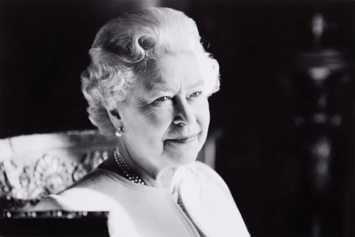 Queen Elizabeth II death three day mourning in UAE