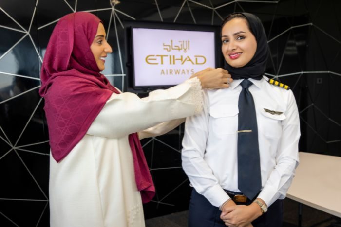 Aisha Al Mansoori female pilot Etihad Airways
