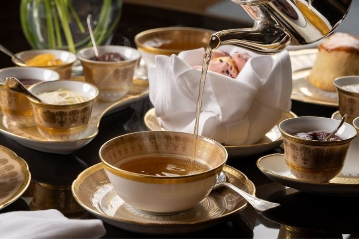 An afternoon tea fit for queen or king in Abu Dhabi - Le Cafe , Emirates Palace