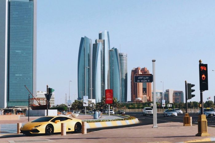 abu dhabi road and car