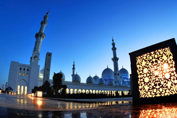 sheikh zayed grand mosque in abu dhabi